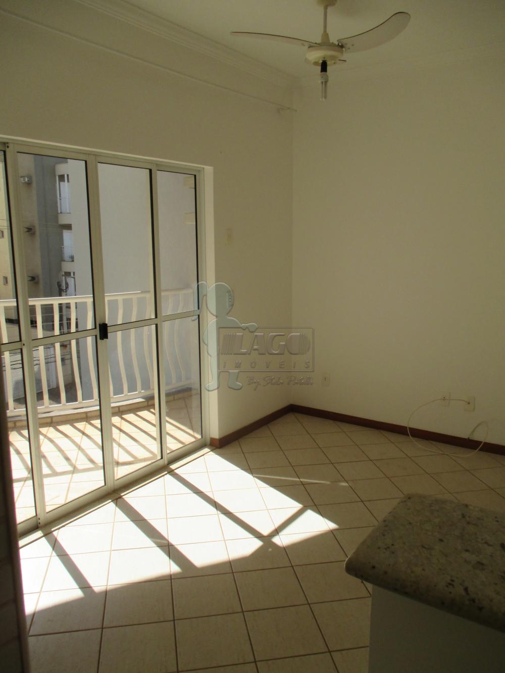 Alugar Apartamentos / Padrão em Ribeirão Preto R$ 750,00 - Foto 1