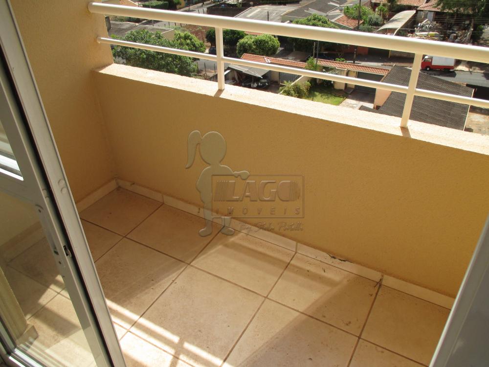 Alugar Apartamentos / Padrão em Ribeirão Preto R$ 900,00 - Foto 2