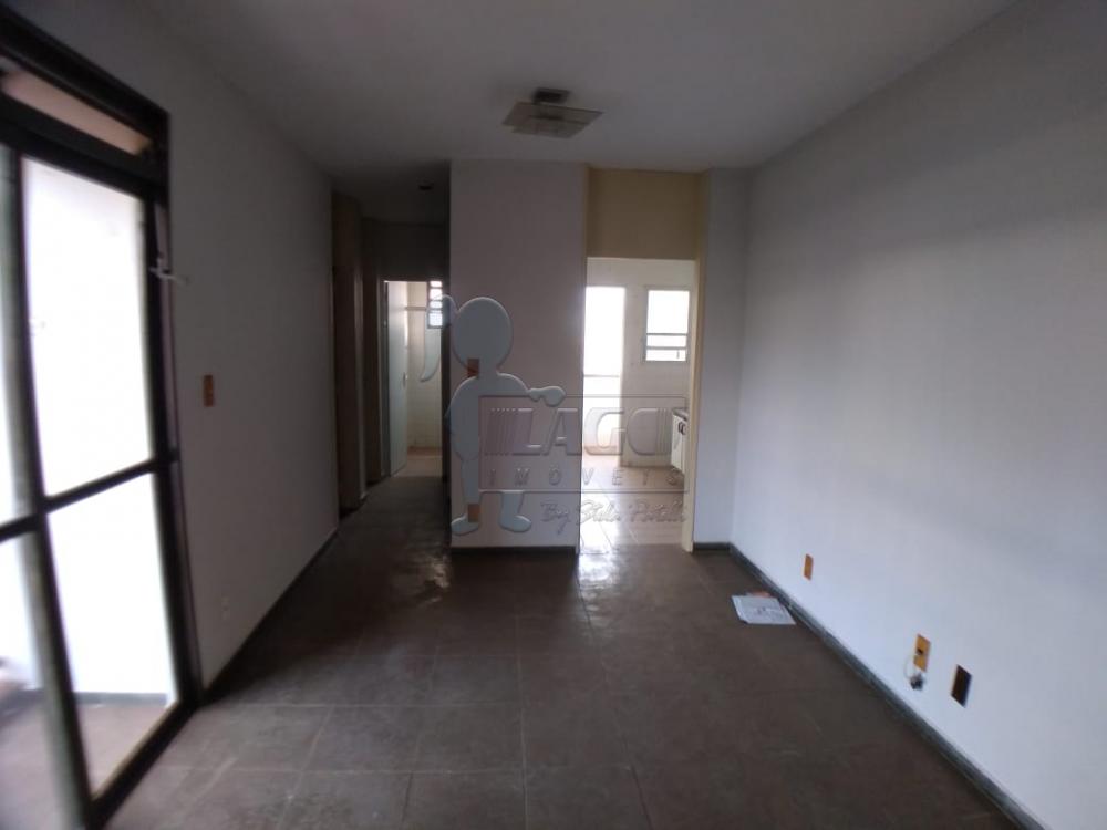 Alugar Apartamentos / Padrão em Ribeirão Preto R$ 700,00 - Foto 1