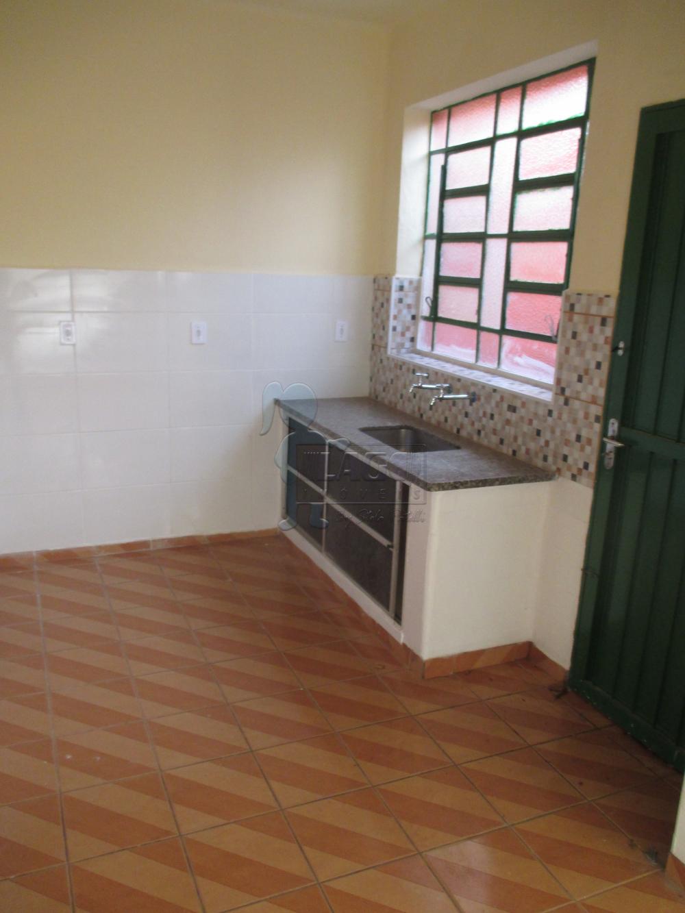 Alugar Casas / Padrão em Ribeirão Preto R$ 1.000,00 - Foto 9