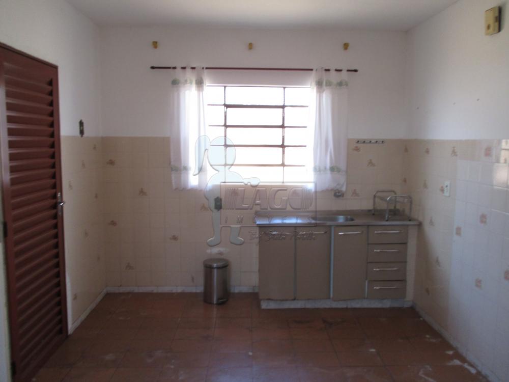 Alugar Casas / Padrão em Ribeirão Preto R$ 600,00 - Foto 6