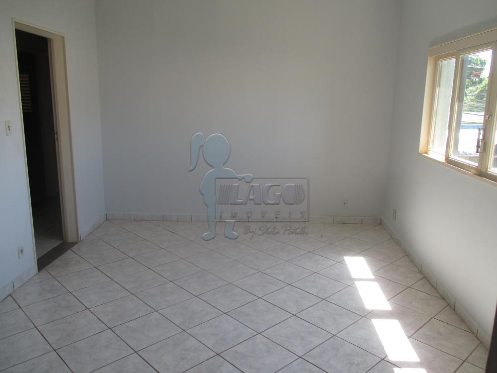 Alugar Apartamentos / Padrão em Ribeirão Preto R$ 850,00 - Foto 1