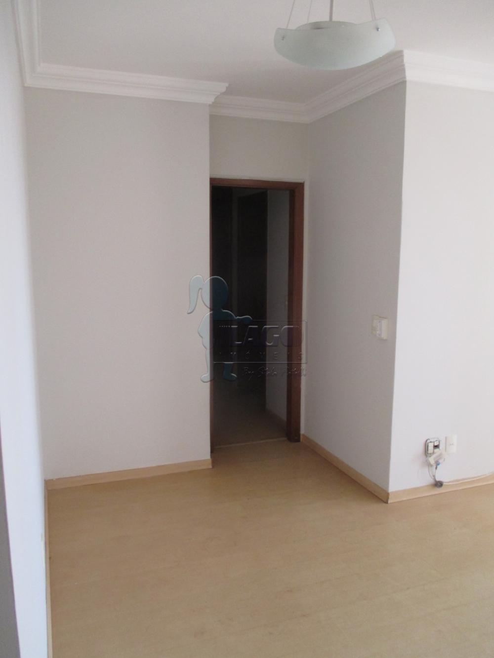 Alugar Apartamentos / Padrão em Ribeirão Preto R$ 900,00 - Foto 2