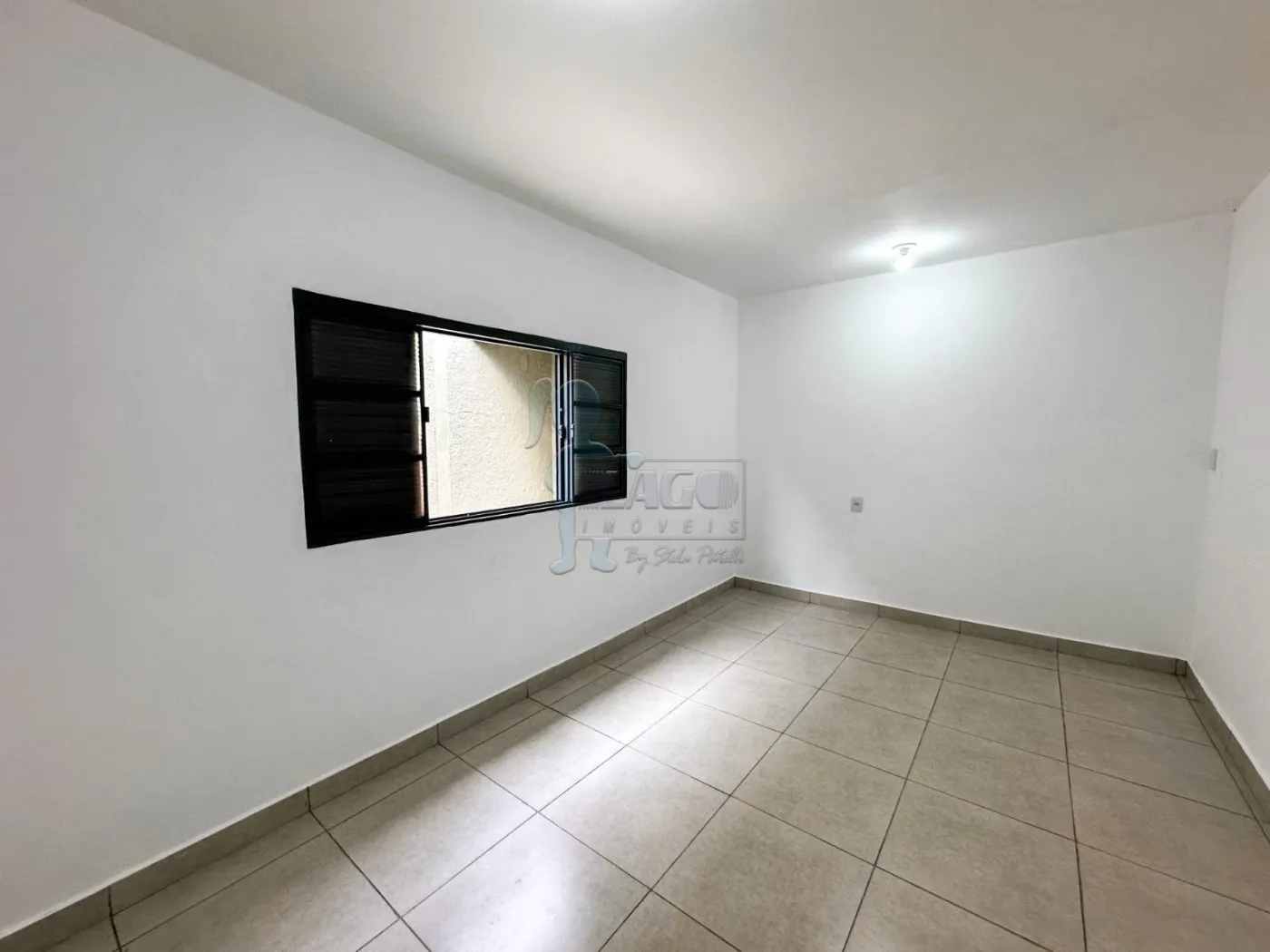 Alugar Casa / Padrão em Ribeirão Preto R$ 500,00 - Foto 2