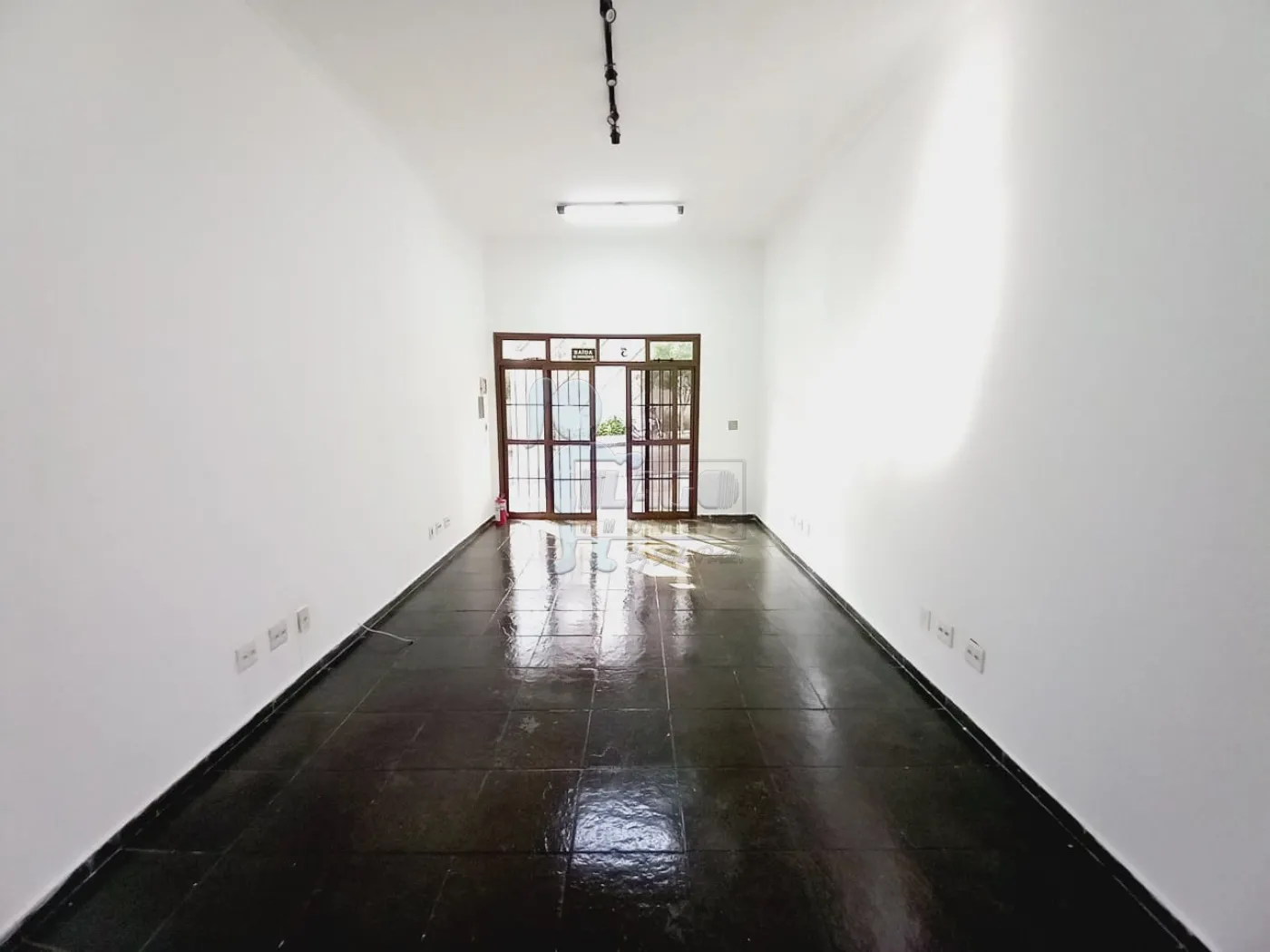 Alugar Comercial / Sala Comercial em Ribeirão Preto R$ 1.100,00 - Foto 2