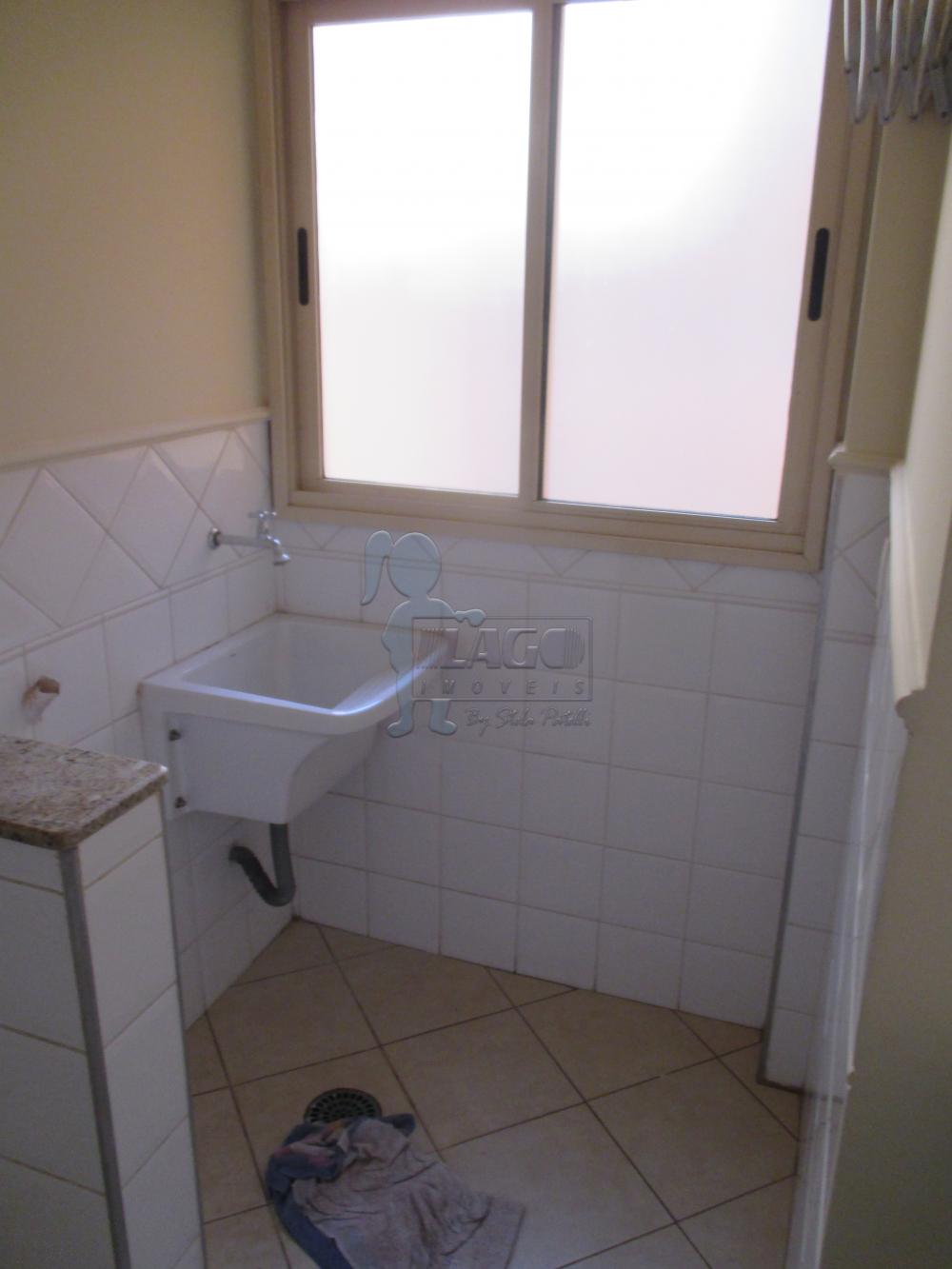 Alugar Apartamentos / Padrão em Ribeirão Preto R$ 700,00 - Foto 3