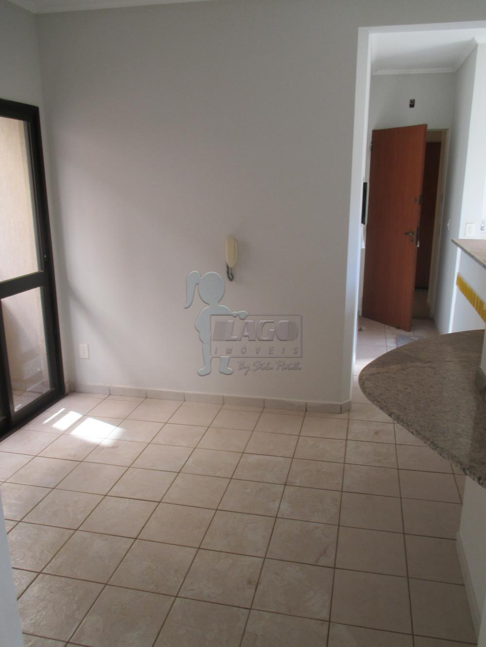 Alugar Apartamentos / Padrão em Ribeirão Preto R$ 800,00 - Foto 1