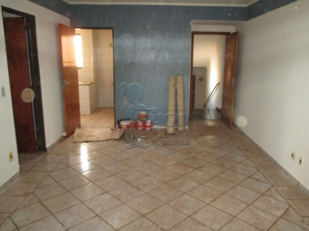 Alugar Apartamentos / Padrão em Ribeirão Preto R$ 800,00 - Foto 2