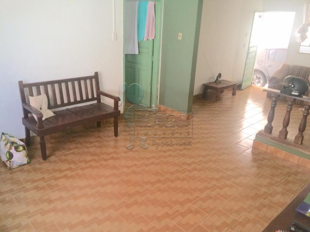 Alugar Casas / Padrão em Ribeirão Preto R$ 1.200,00 - Foto 4