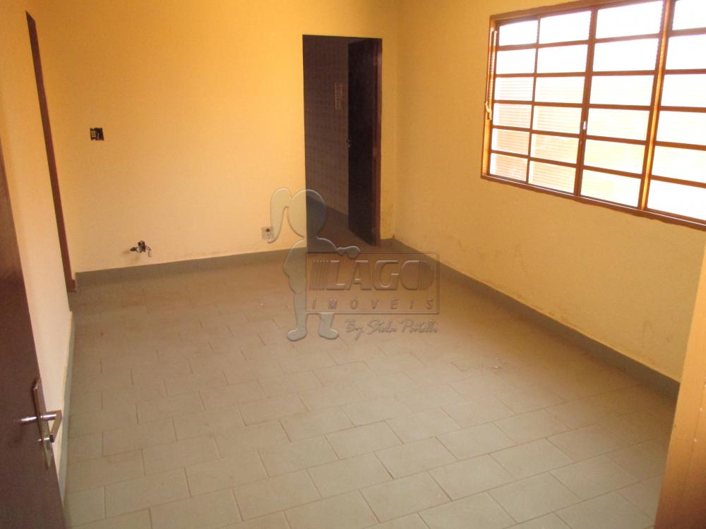 Alugar Casas / Padrão em Ribeirão Preto R$ 1.500,00 - Foto 1