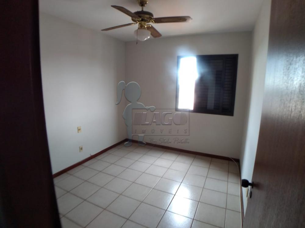 Alugar Apartamentos / Padrão em Ribeirão Preto R$ 1.600,00 - Foto 4