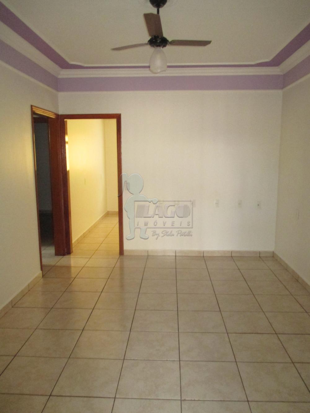 Alugar Casas / Padrão em Ribeirão Preto R$ 900,00 - Foto 4