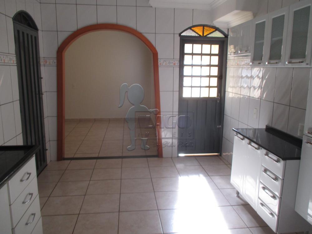 Alugar Casas / Padrão em Ribeirão Preto R$ 900,00 - Foto 14