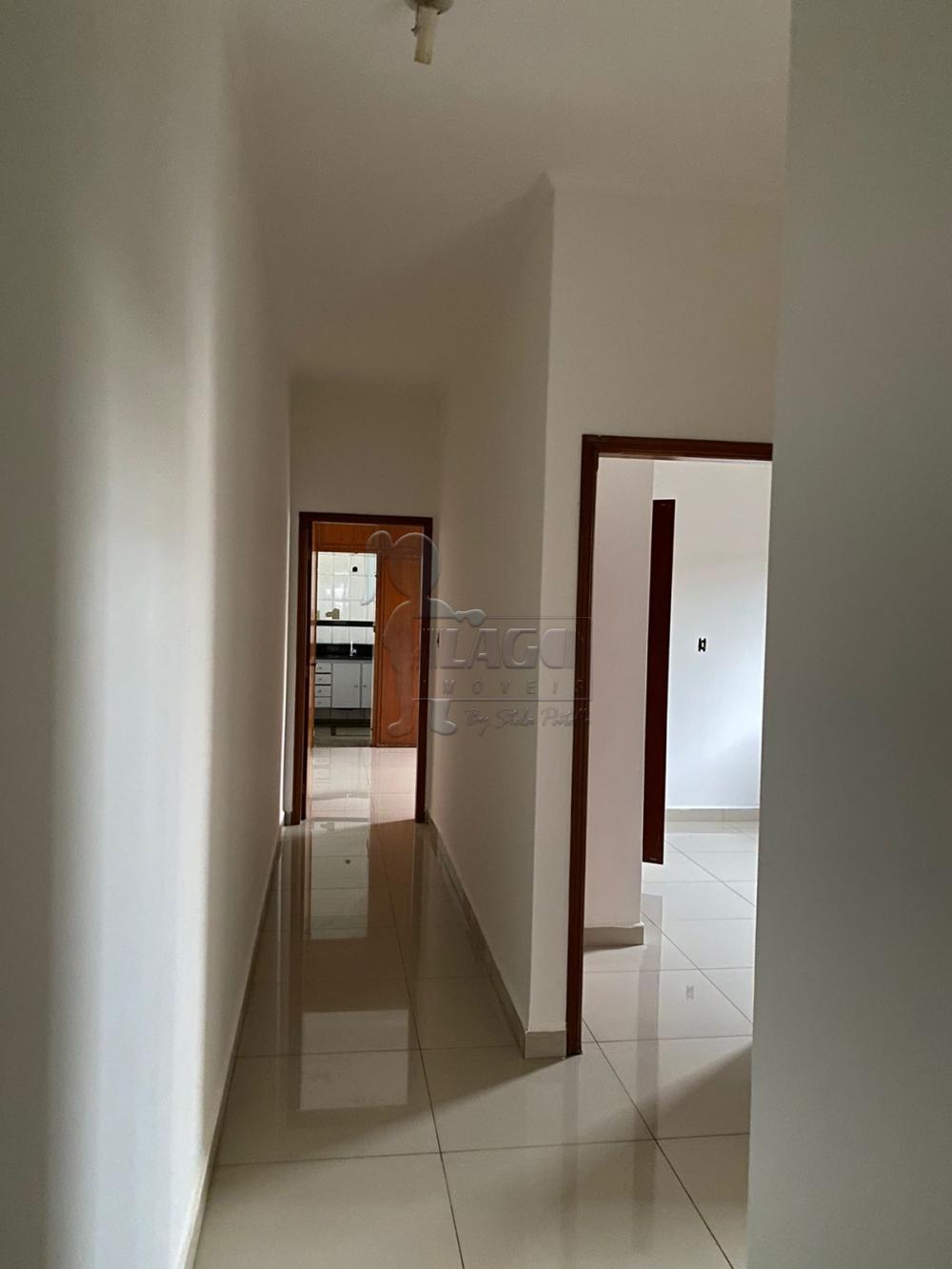 Alugar Casas / Padrão em Ribeirão Preto R$ 2.300,00 - Foto 3