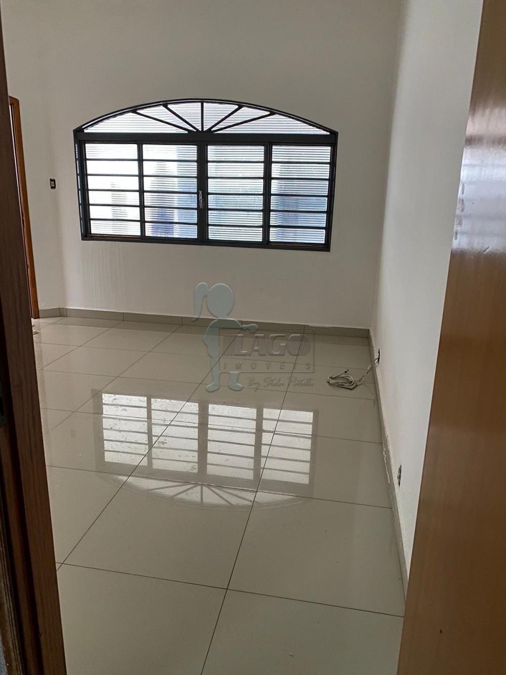 Alugar Casas / Padrão em Ribeirão Preto R$ 2.300,00 - Foto 1