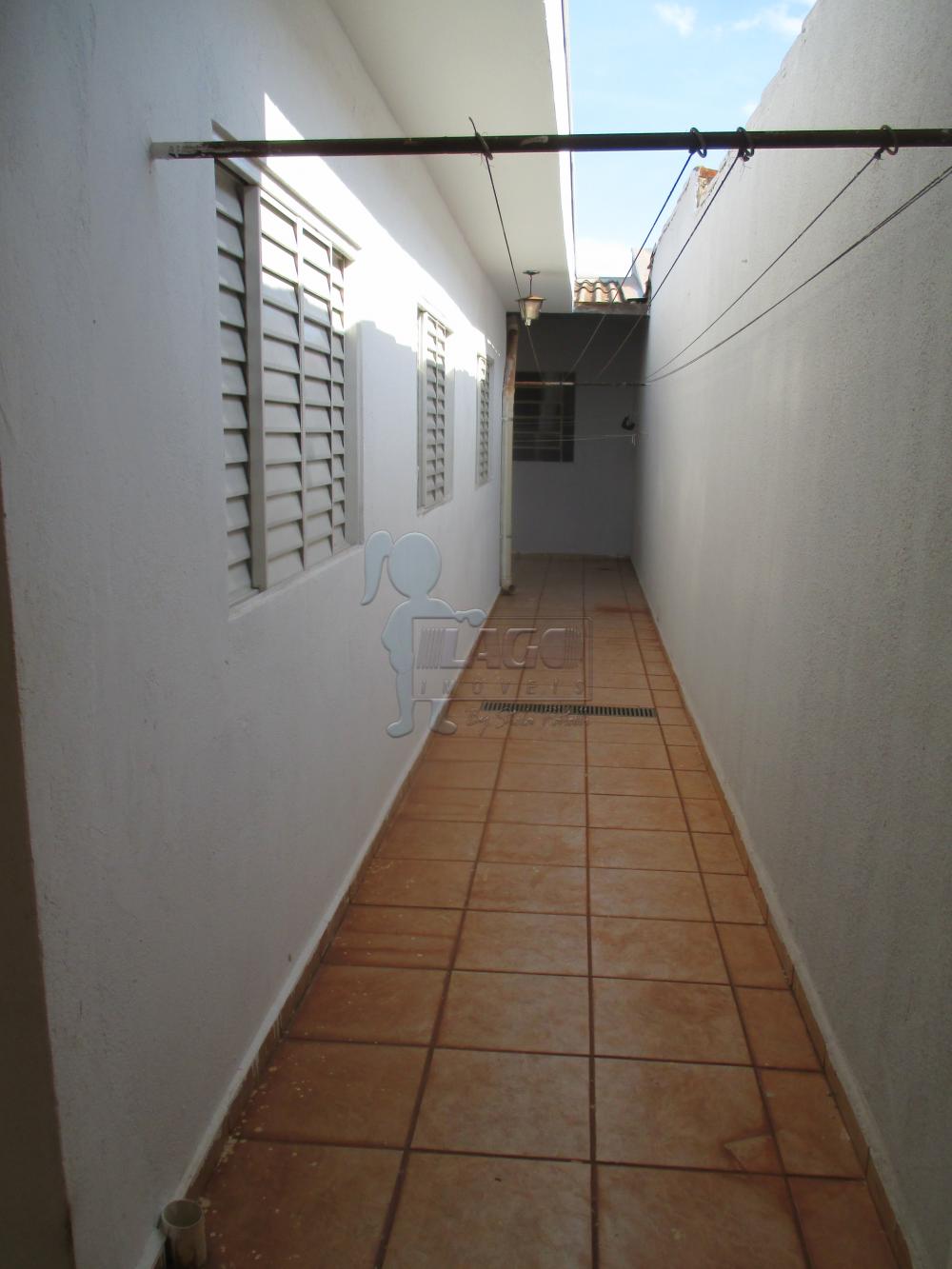 Alugar Casas / Padrão em Ribeirão Preto R$ 1.000,00 - Foto 4