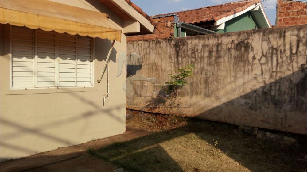 Alugar Casas / Padrão em Ribeirão Preto R$ 650,00 - Foto 1