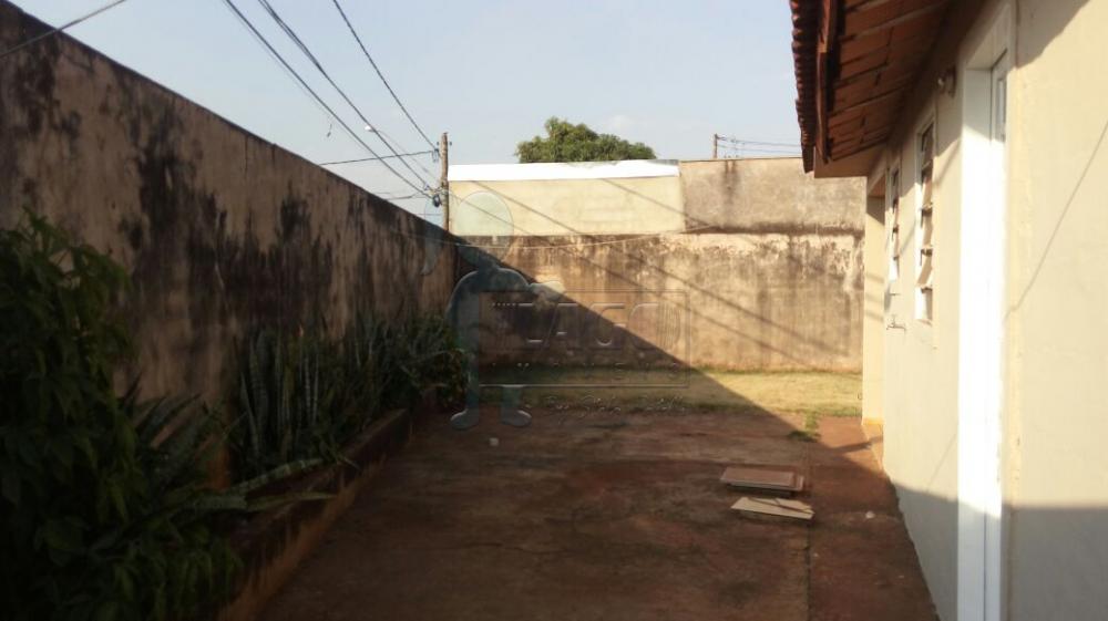 Alugar Casas / Padrão em Ribeirão Preto R$ 650,00 - Foto 12