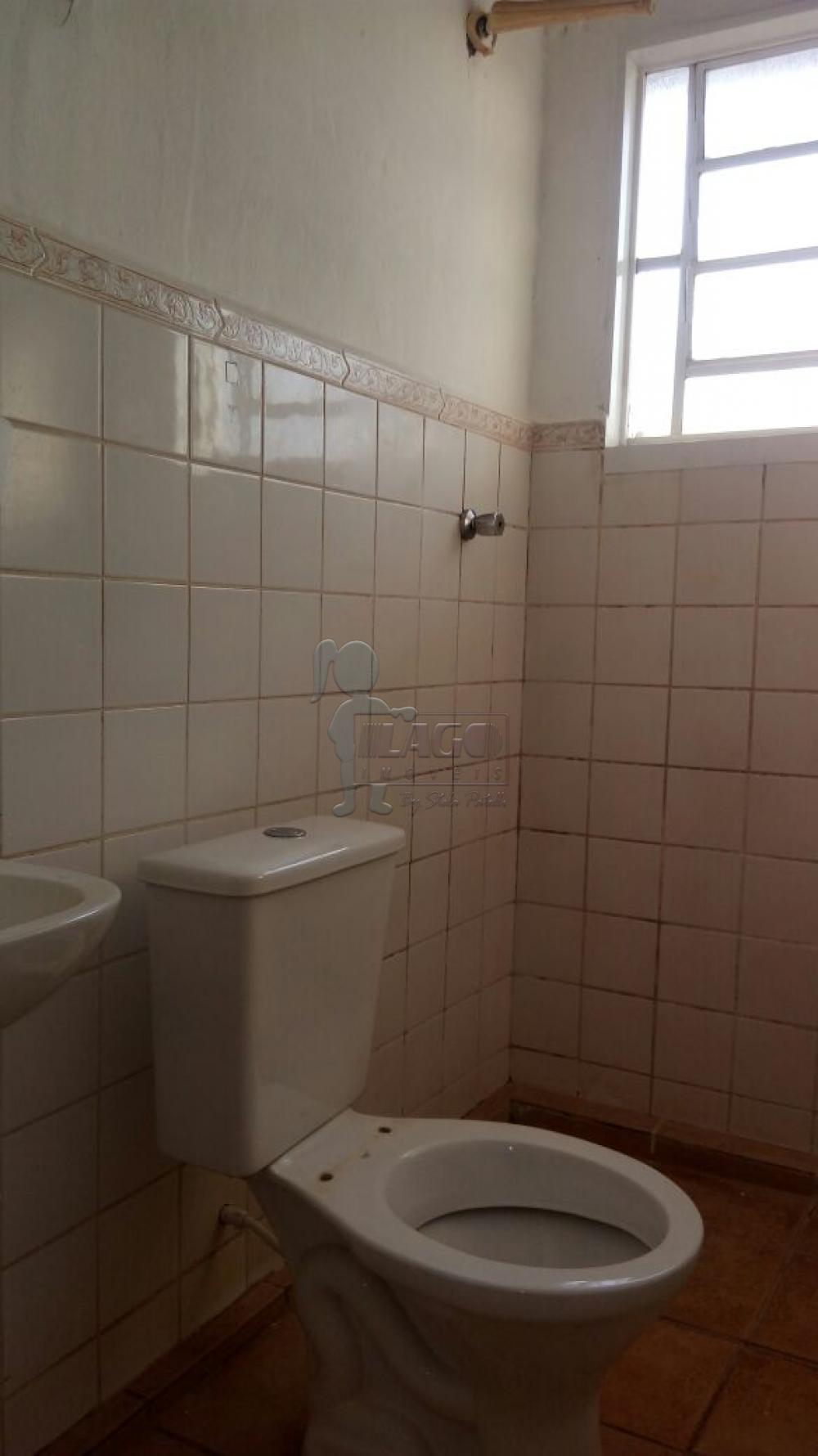 Alugar Casas / Padrão em Ribeirão Preto R$ 650,00 - Foto 9