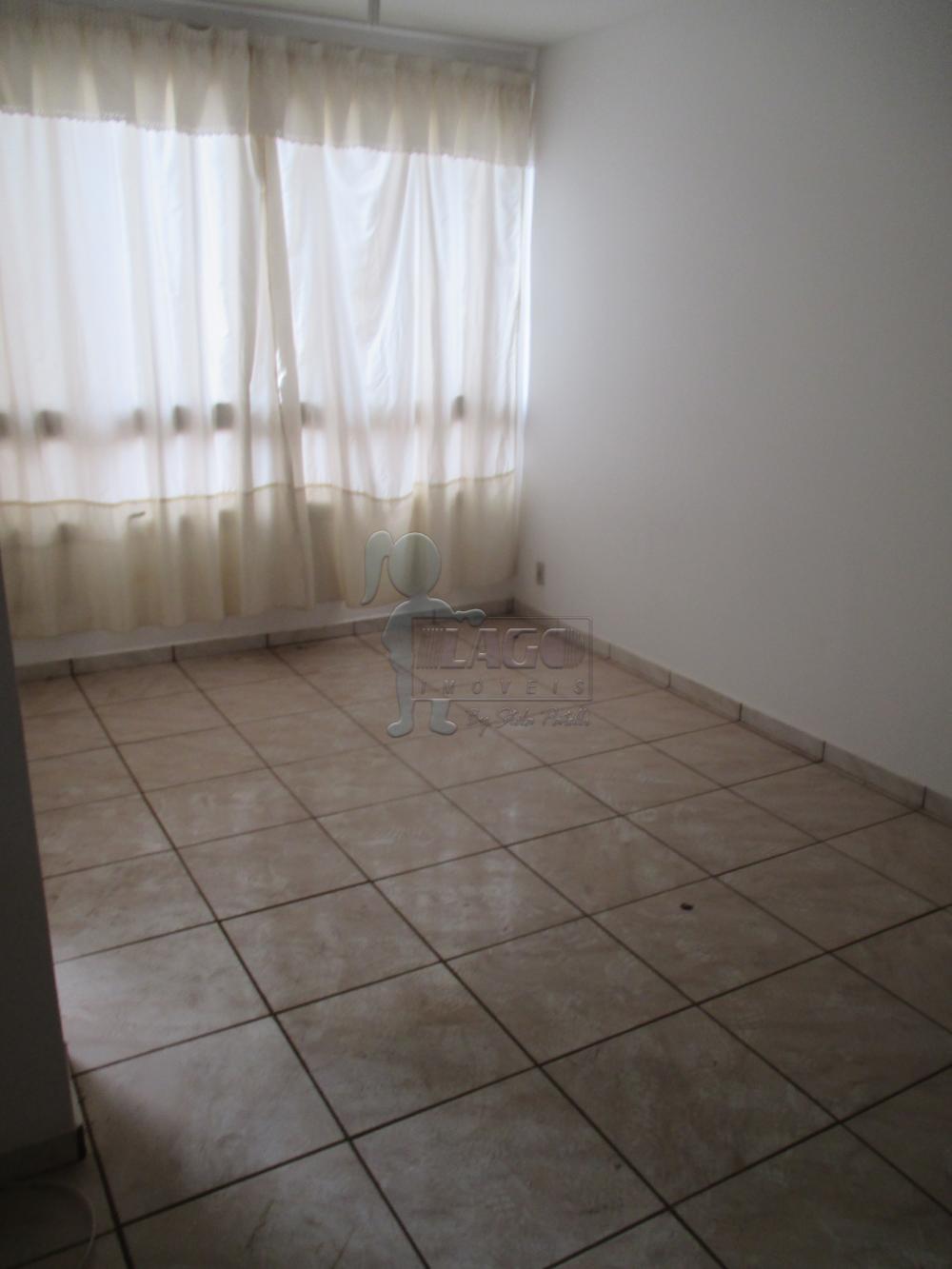 Alugar Apartamentos / Padrão em Ribeirão Preto R$ 700,00 - Foto 1