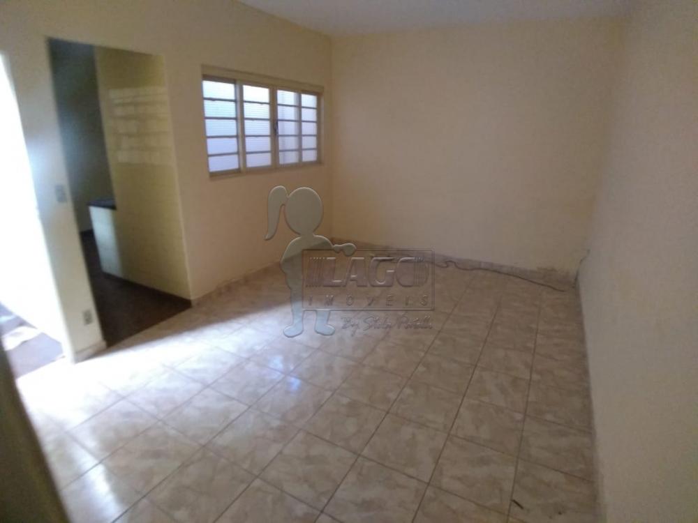 Alugar Casas / Padrão em Ribeirão Preto R$ 600,00 - Foto 1