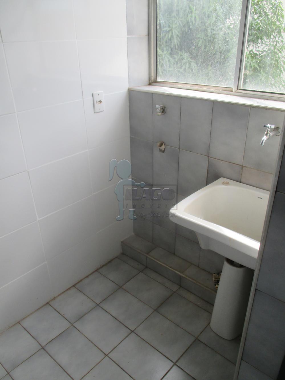 Alugar Apartamentos / Padrão em Ribeirão Preto R$ 750,00 - Foto 3