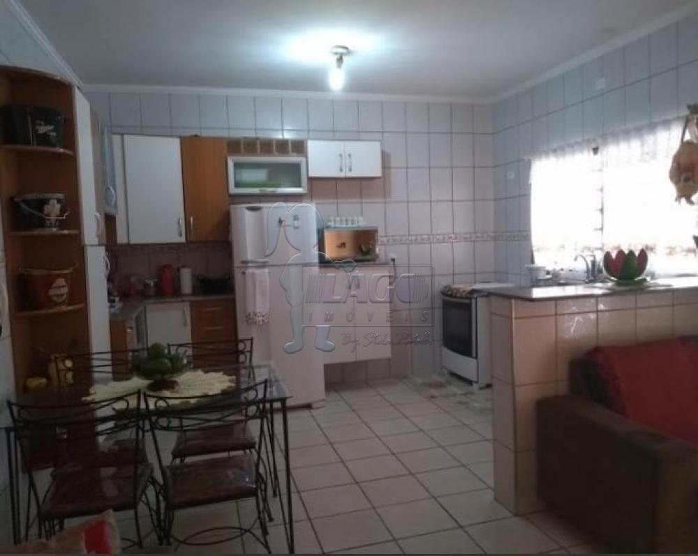 Alugar Casas / Padrão em Ribeirão Preto R$ 1.100,00 - Foto 3