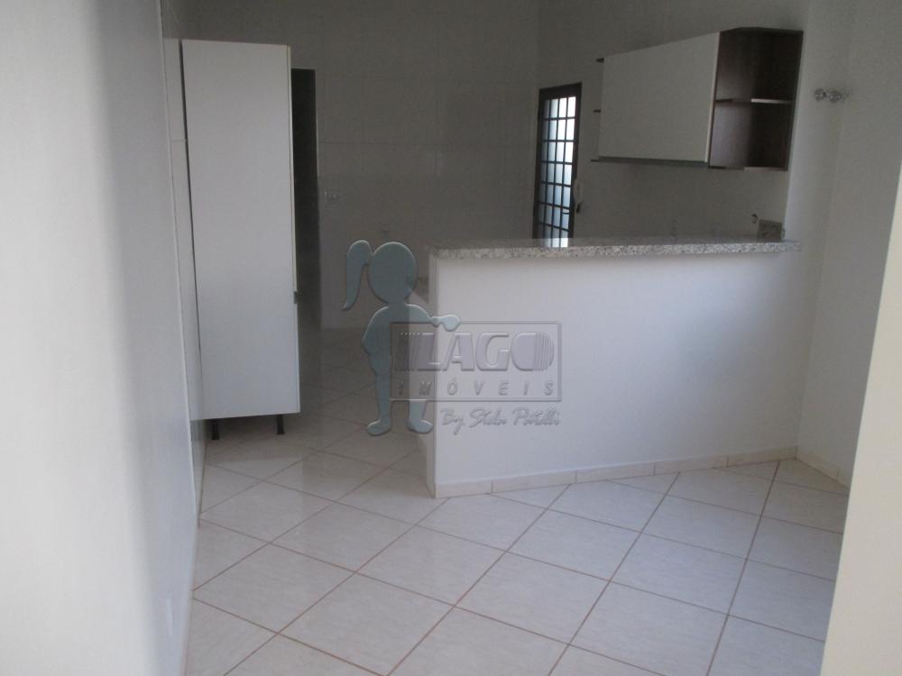 Alugar Casa / Padrão em Ribeirão Preto R$ 1.200,00 - Foto 3
