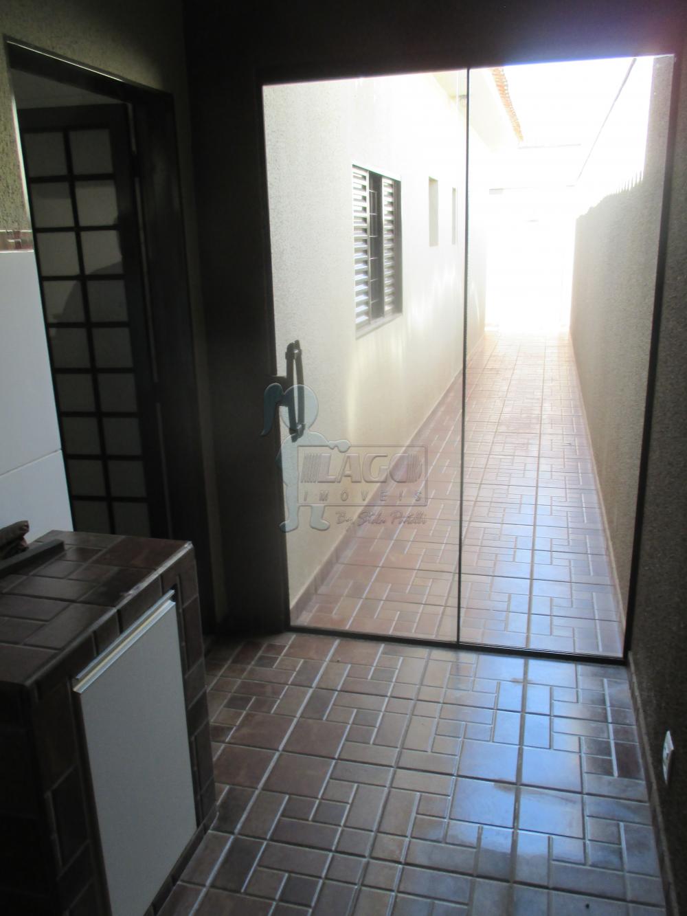 Alugar Casa / Padrão em Ribeirão Preto R$ 1.200,00 - Foto 17