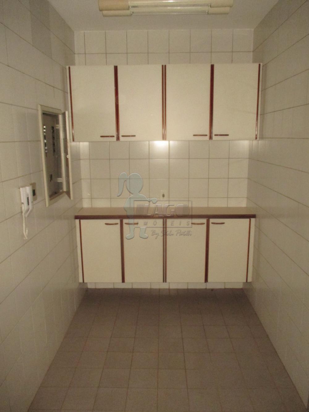 Alugar Apartamentos / Padrão em Ribeirão Preto R$ 1.200,00 - Foto 3