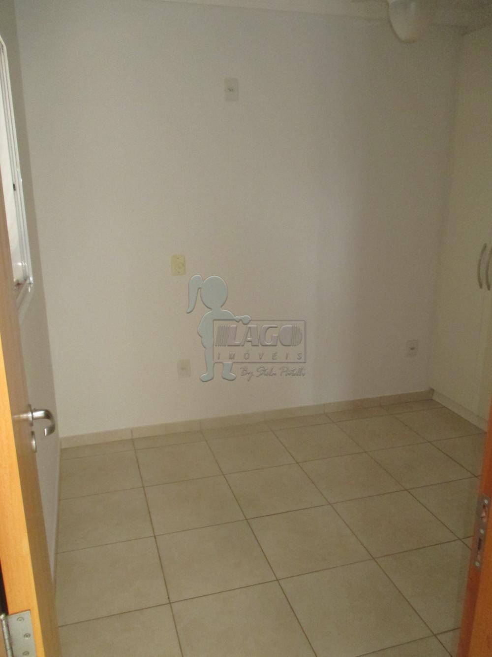 Alugar Apartamentos / Padrão em Ribeirão Preto R$ 650,00 - Foto 2