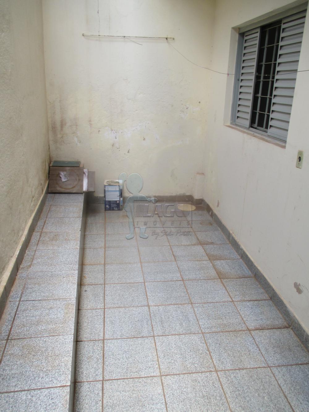 Alugar Casas / Padrão em Ribeirão Preto R$ 650,00 - Foto 7
