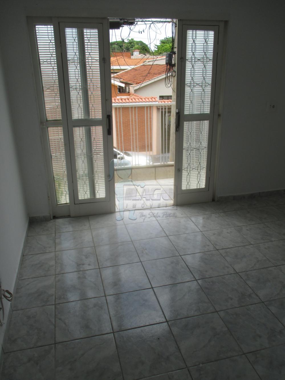 Alugar Casas / Padrão em Ribeirão Preto R$ 1.100,00 - Foto 3