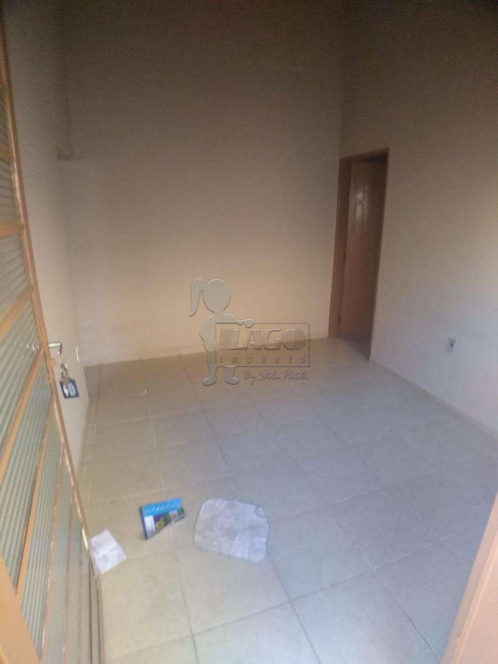 Alugar Casas / Padrão em Ribeirão Preto R$ 550,00 - Foto 2