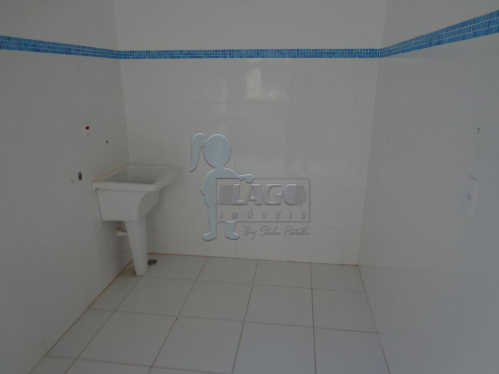 Alugar Apartamentos / Padrão em Ribeirão Preto R$ 750,00 - Foto 4