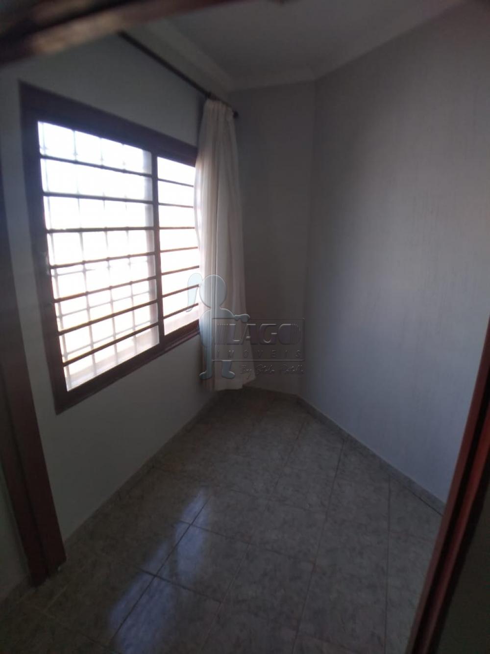 Alugar Apartamentos / Padrão em Ribeirão Preto R$ 900,00 - Foto 4