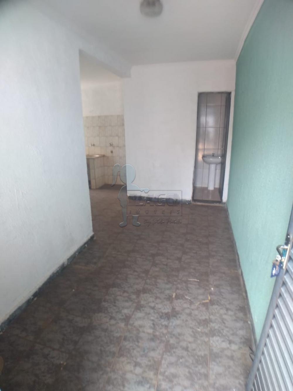 Alugar Casas / Padrão em Ribeirão Preto R$ 700,00 - Foto 6