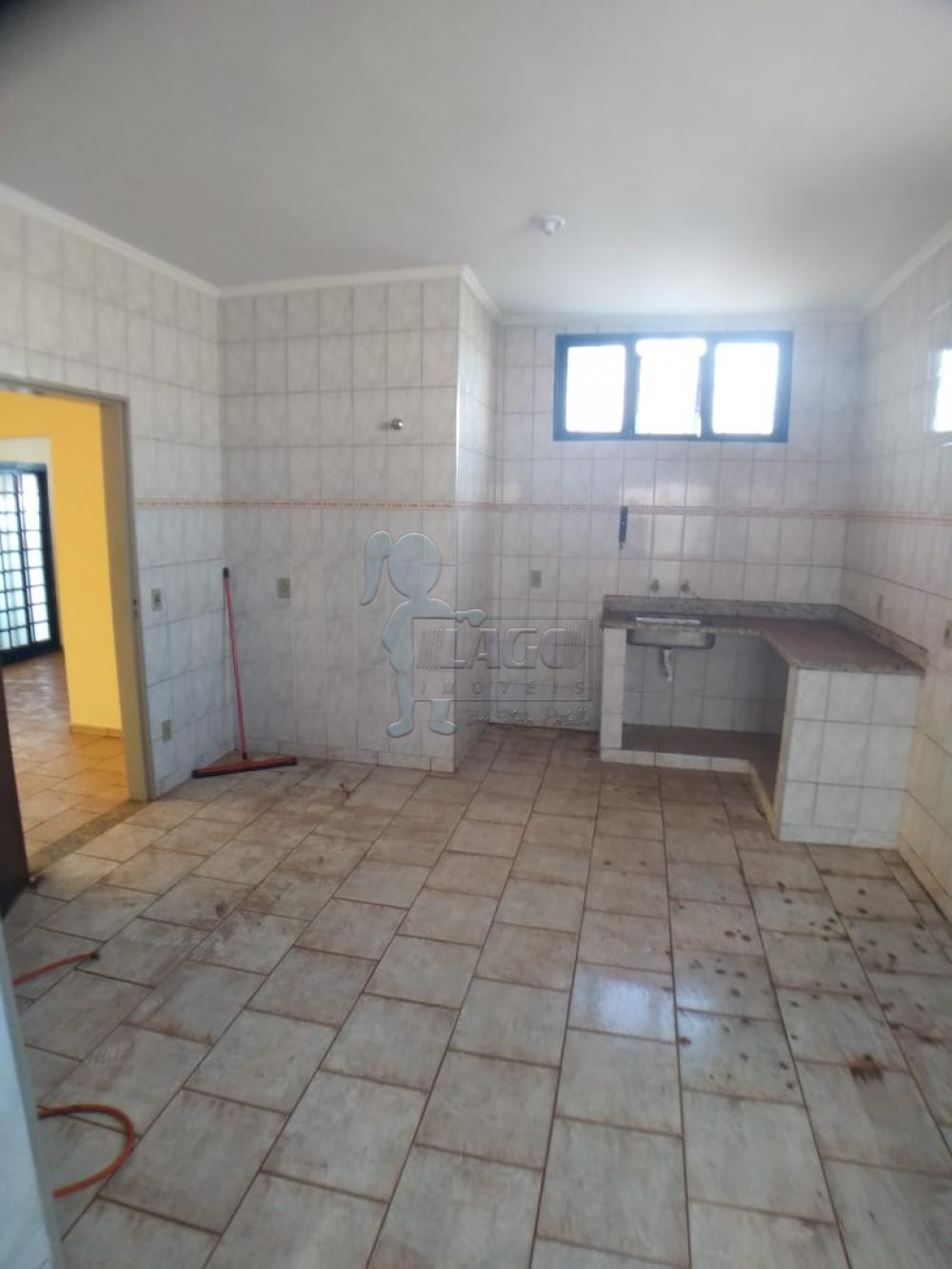 Alugar Casas / Padrão em Ribeirão Preto R$ 1.200,00 - Foto 4