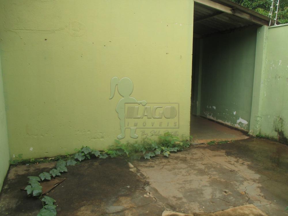 Alugar Casas / Padrão em Ribeirão Preto R$ 600,00 - Foto 2
