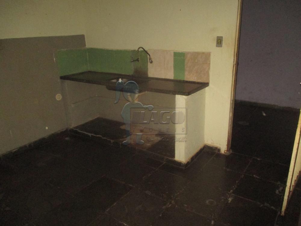 Alugar Casas / Padrão em Ribeirão Preto R$ 600,00 - Foto 9