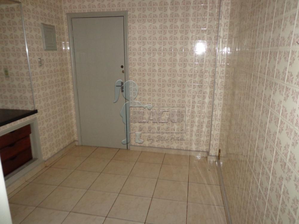 Alugar Apartamentos / Padrão em Ribeirão Preto R$ 850,00 - Foto 2