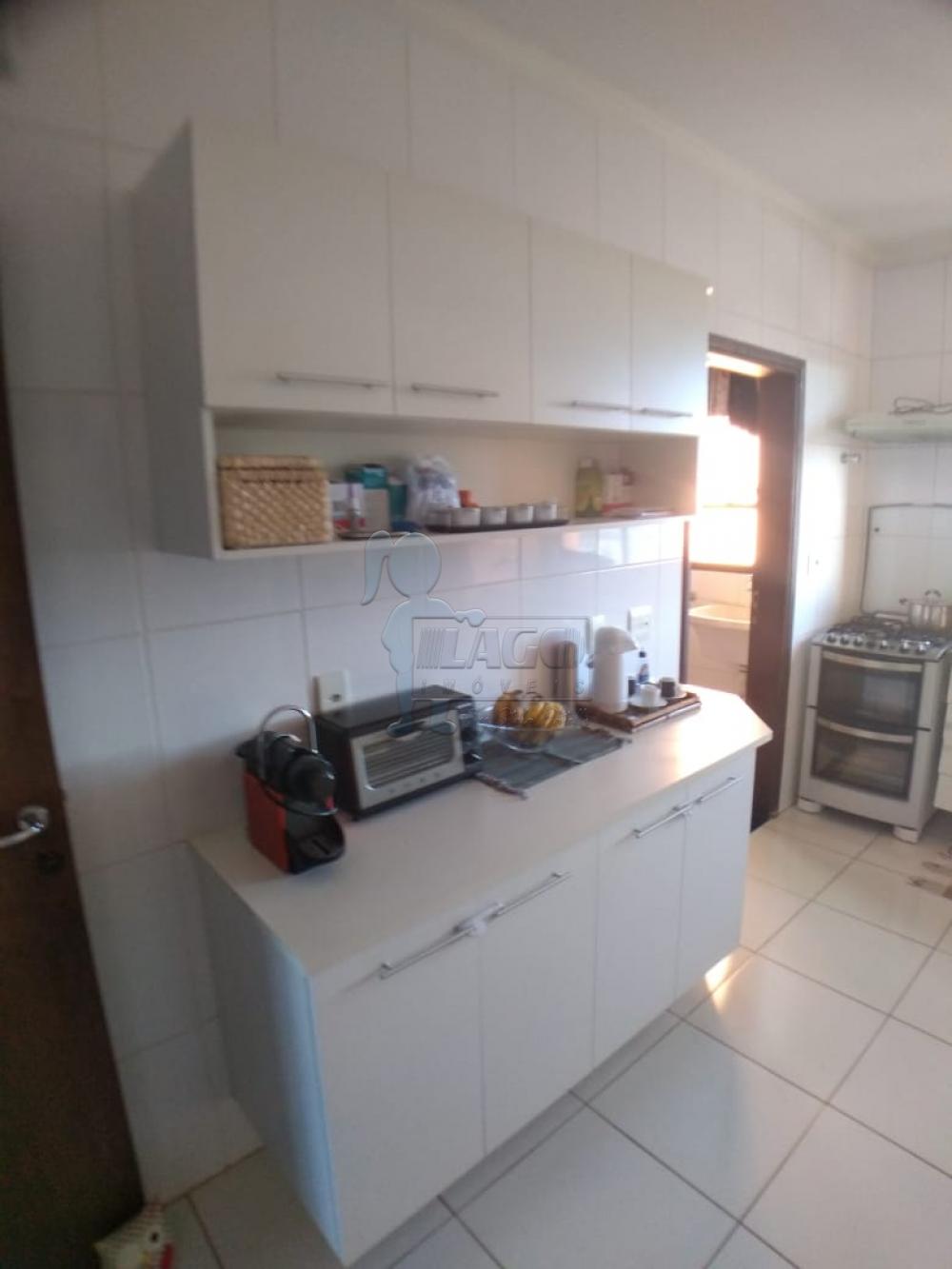 Alugar Apartamentos / Padrão em Ribeirão Preto R$ 1.600,00 - Foto 13