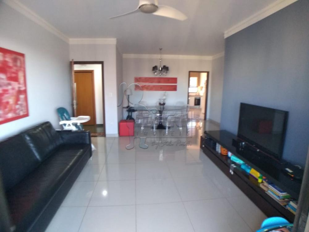 Alugar Apartamentos / Padrão em Ribeirão Preto R$ 1.600,00 - Foto 2