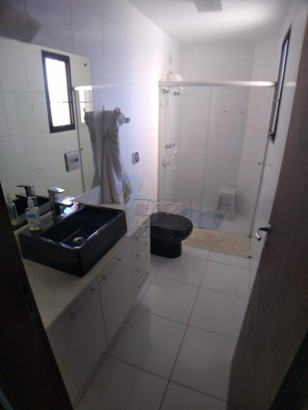 Alugar Apartamentos / Padrão em Ribeirão Preto R$ 1.600,00 - Foto 17