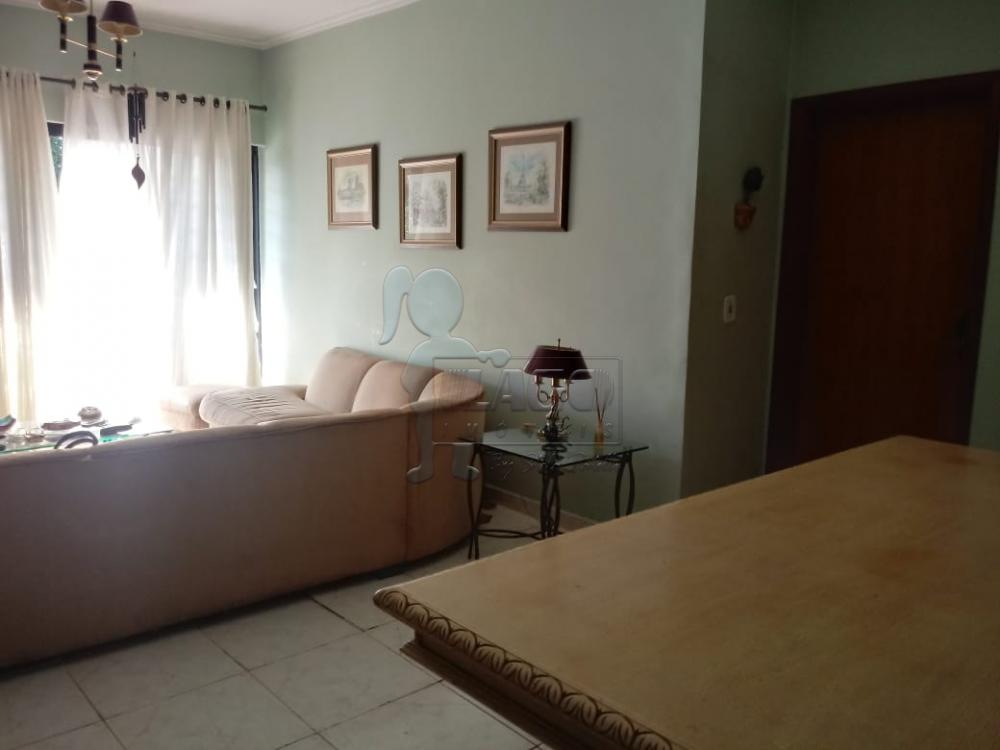 Alugar Apartamentos / Padrão em Ribeirão Preto R$ 1.100,00 - Foto 1