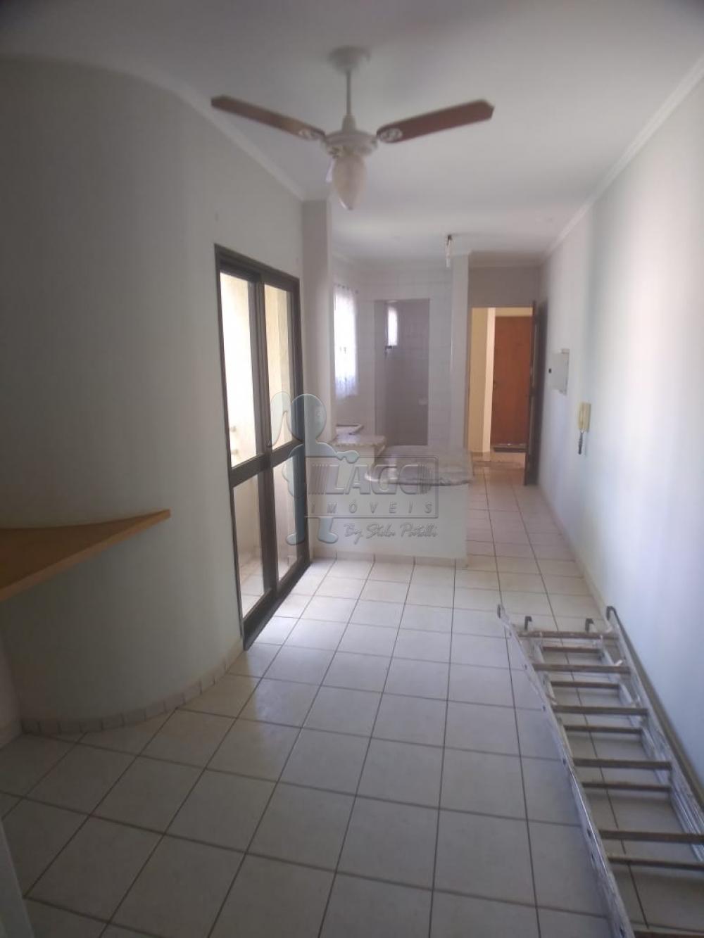 Alugar Apartamentos / Padrão em Ribeirão Preto R$ 700,00 - Foto 1