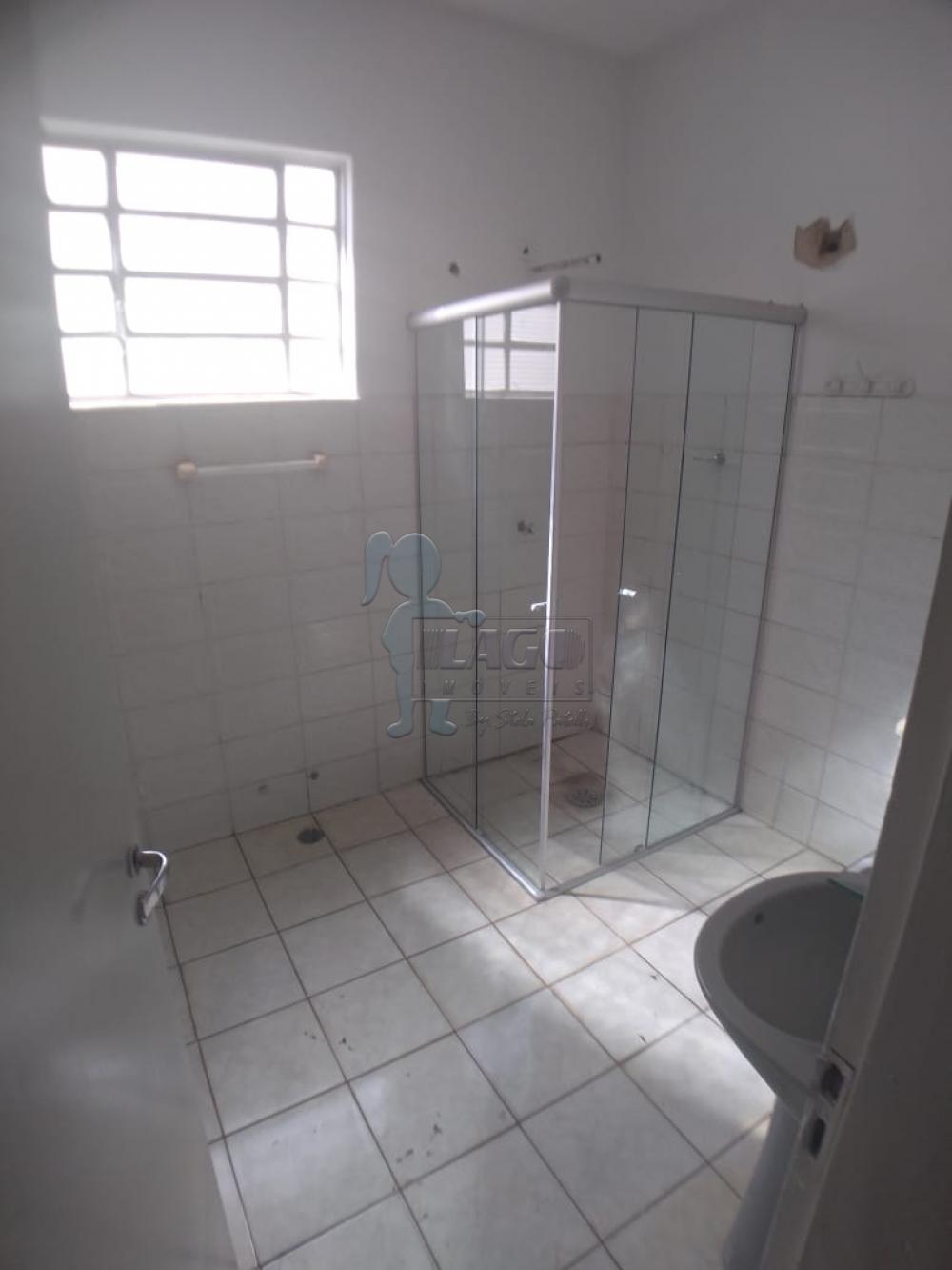 Alugar Casas / Padrão em Ribeirão Preto R$ 1.900,00 - Foto 4