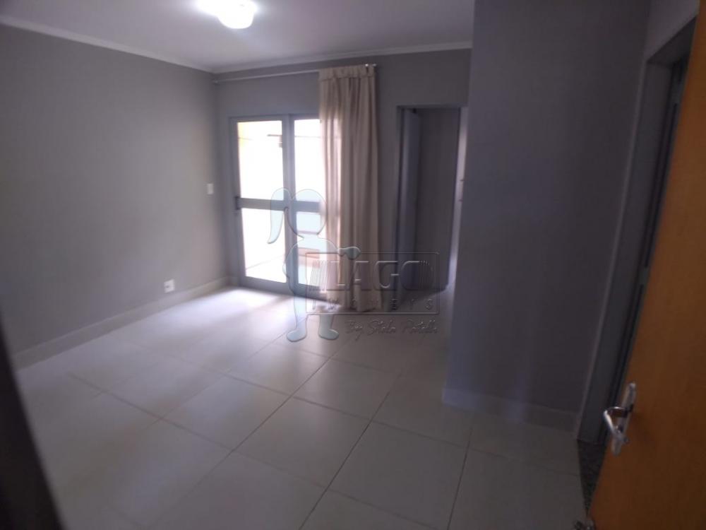 Alugar Apartamentos / Padrão em Ribeirão Preto R$ 700,00 - Foto 1