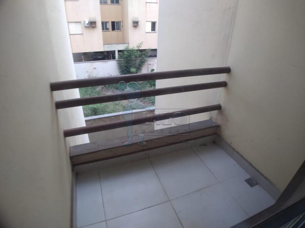 Alugar Apartamentos / Padrão em Ribeirão Preto R$ 700,00 - Foto 2