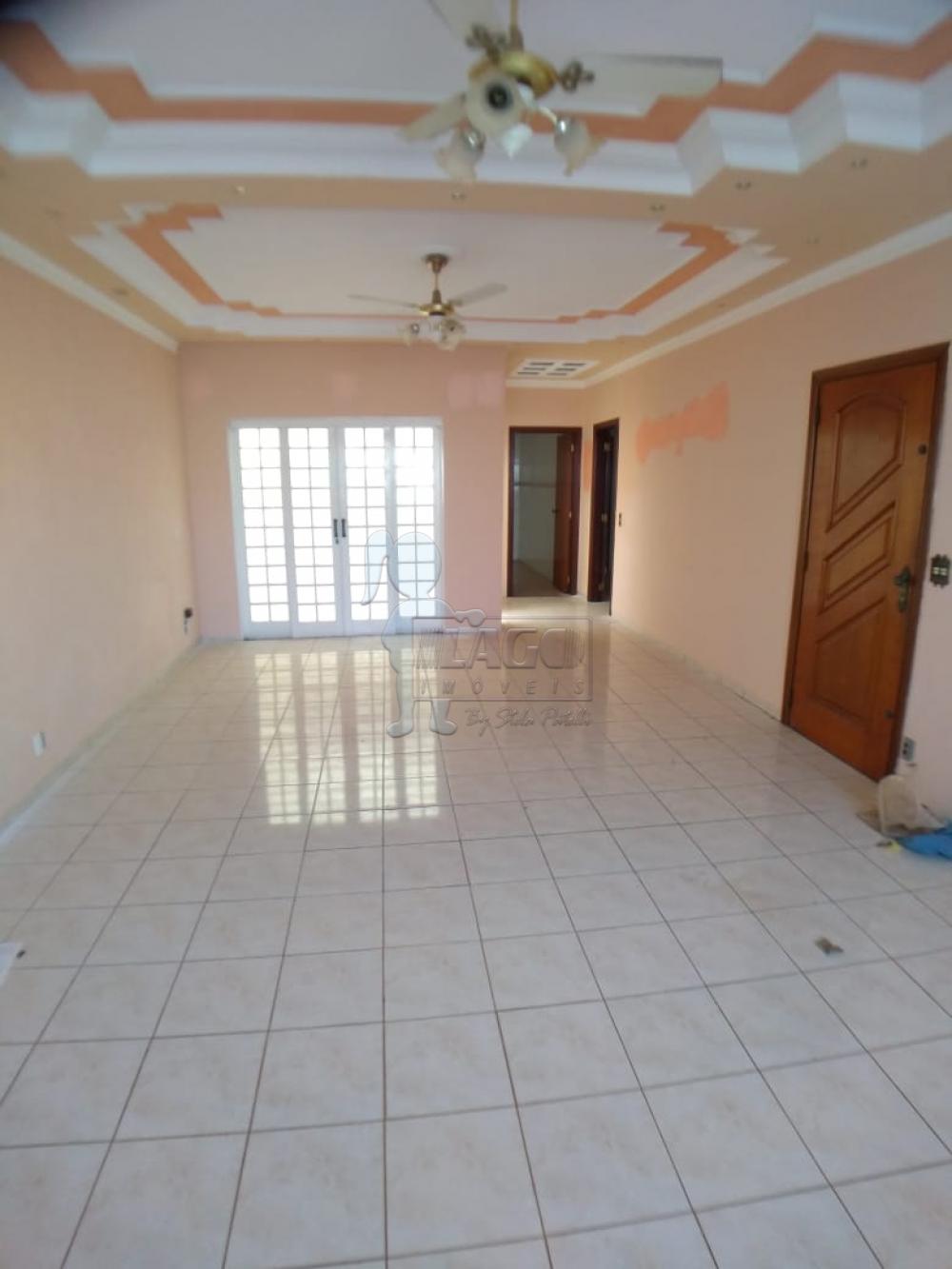 Alugar Casas / Padrão em Ribeirão Preto R$ 2.500,00 - Foto 1